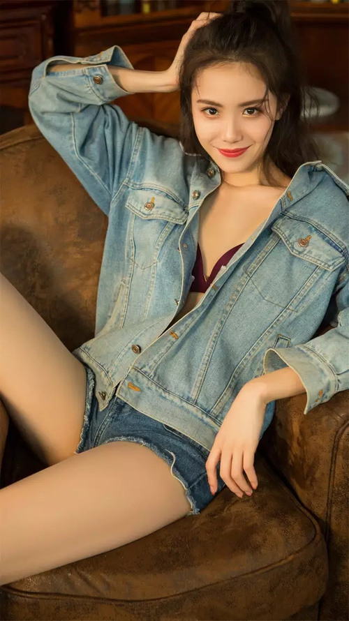 Ⱥ��40��Ů�� �ҺͰ�ĦŮ��ʦ���Թ���|����
