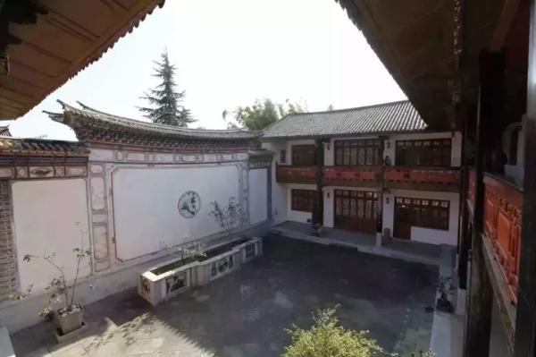 �����������ʷ��Ǩ�뵱�°����˵�ϲ������