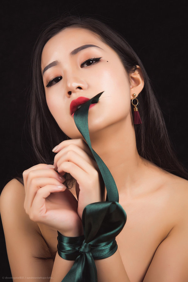 ���޺��ų�������ײ��_����³��ͦ���ҵ�����